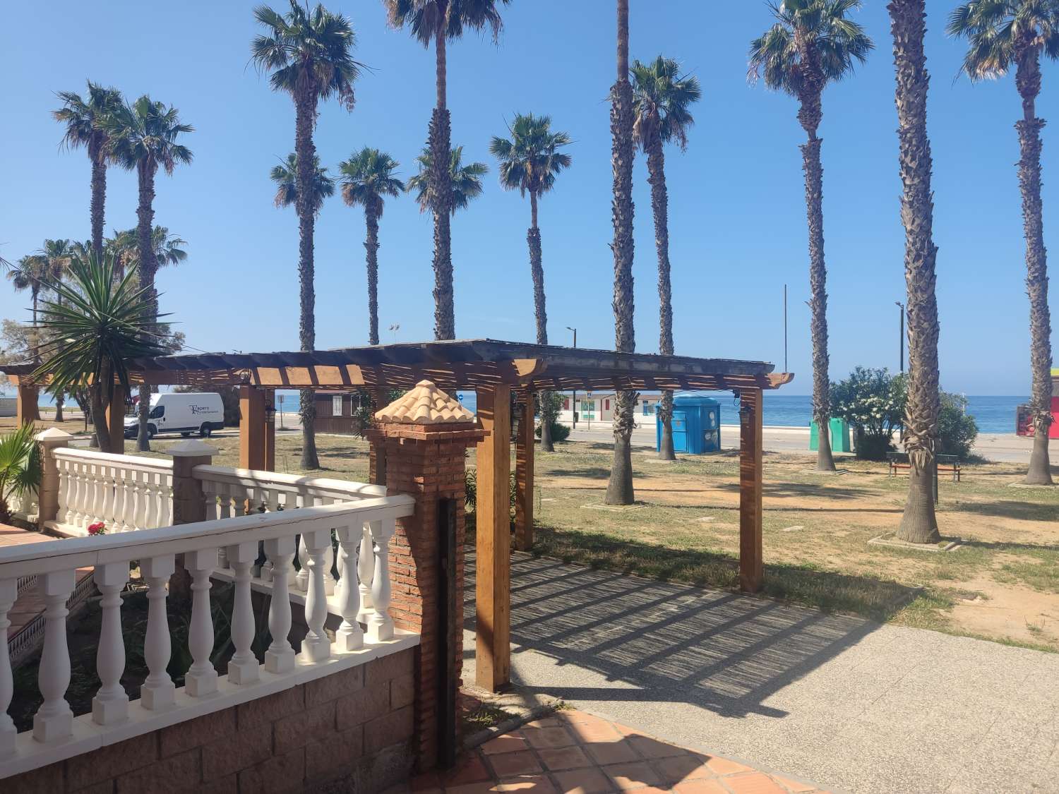 Magnifico Local Comercial en Primera línea de Playa destinado a hostelería