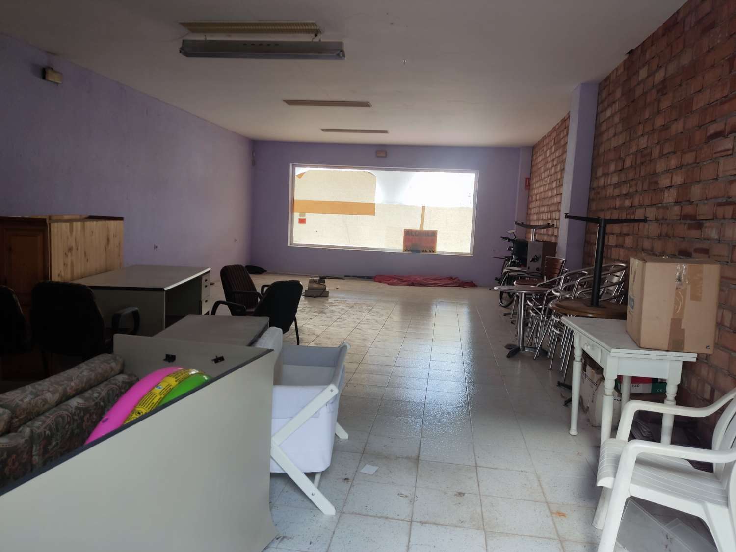 Local en venta a 100metros del paseo Marítimo de Salobreña