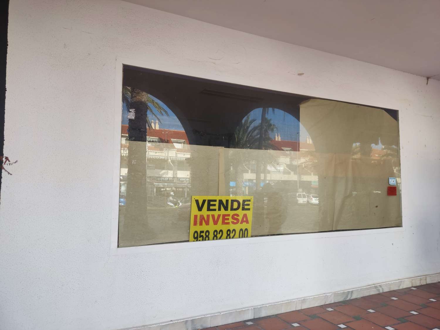 Local en venta a 100metros del paseo Marítimo de Salobreña