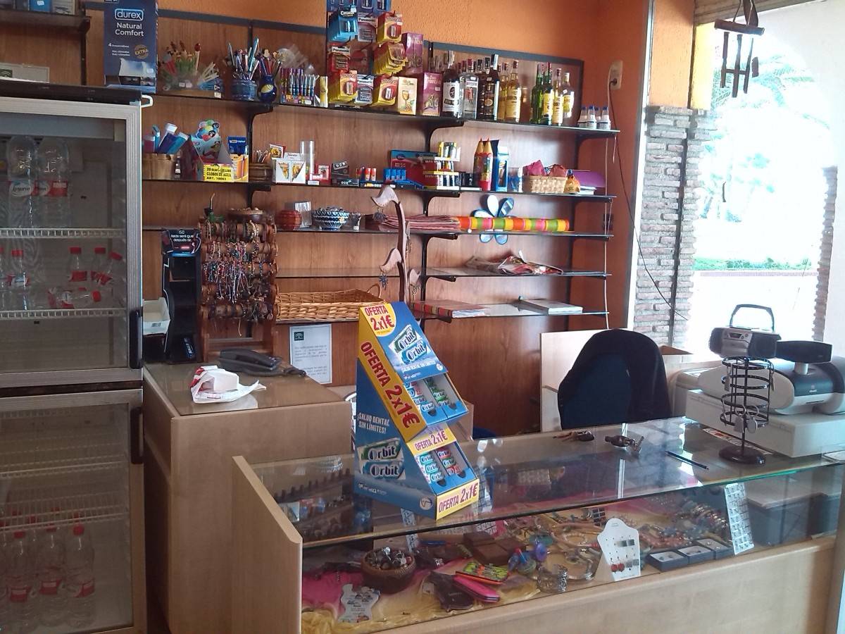 Local comercial en Alquiler en primera línea de playa