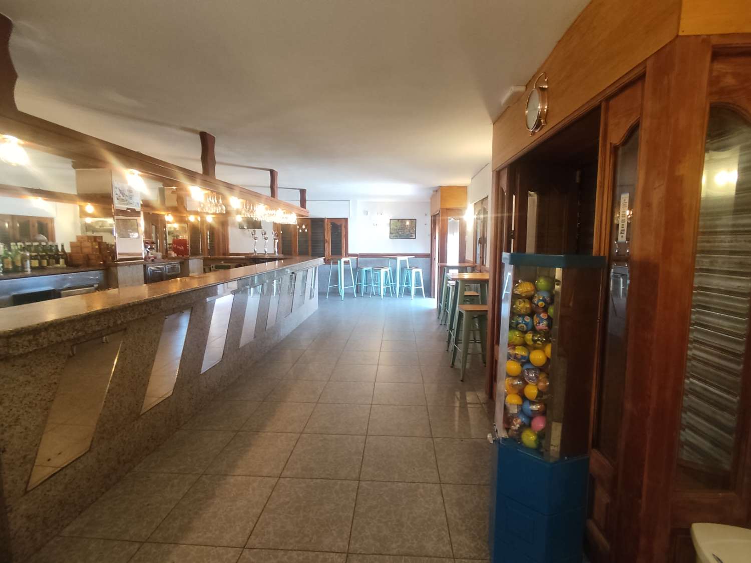 Magnifico Local Comercial en Primera línea de Playa destinado a hostelería