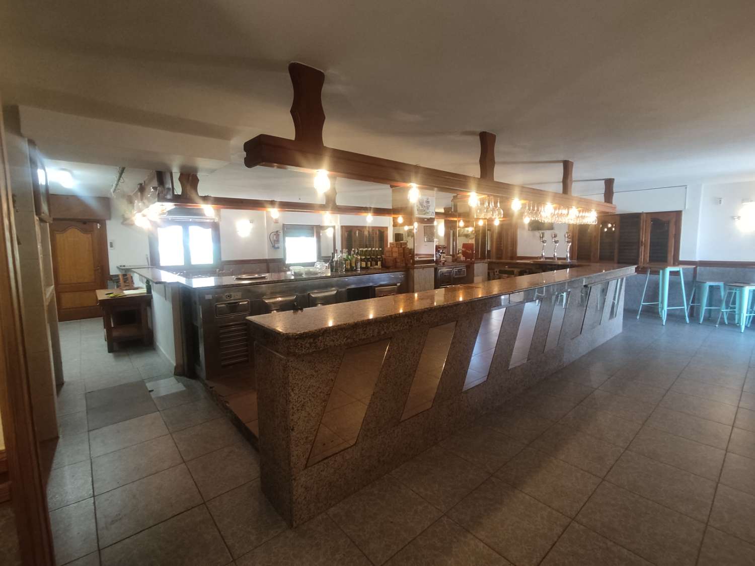 Magnifico Local Comercial en Primera línea de Playa destinado a hostelería