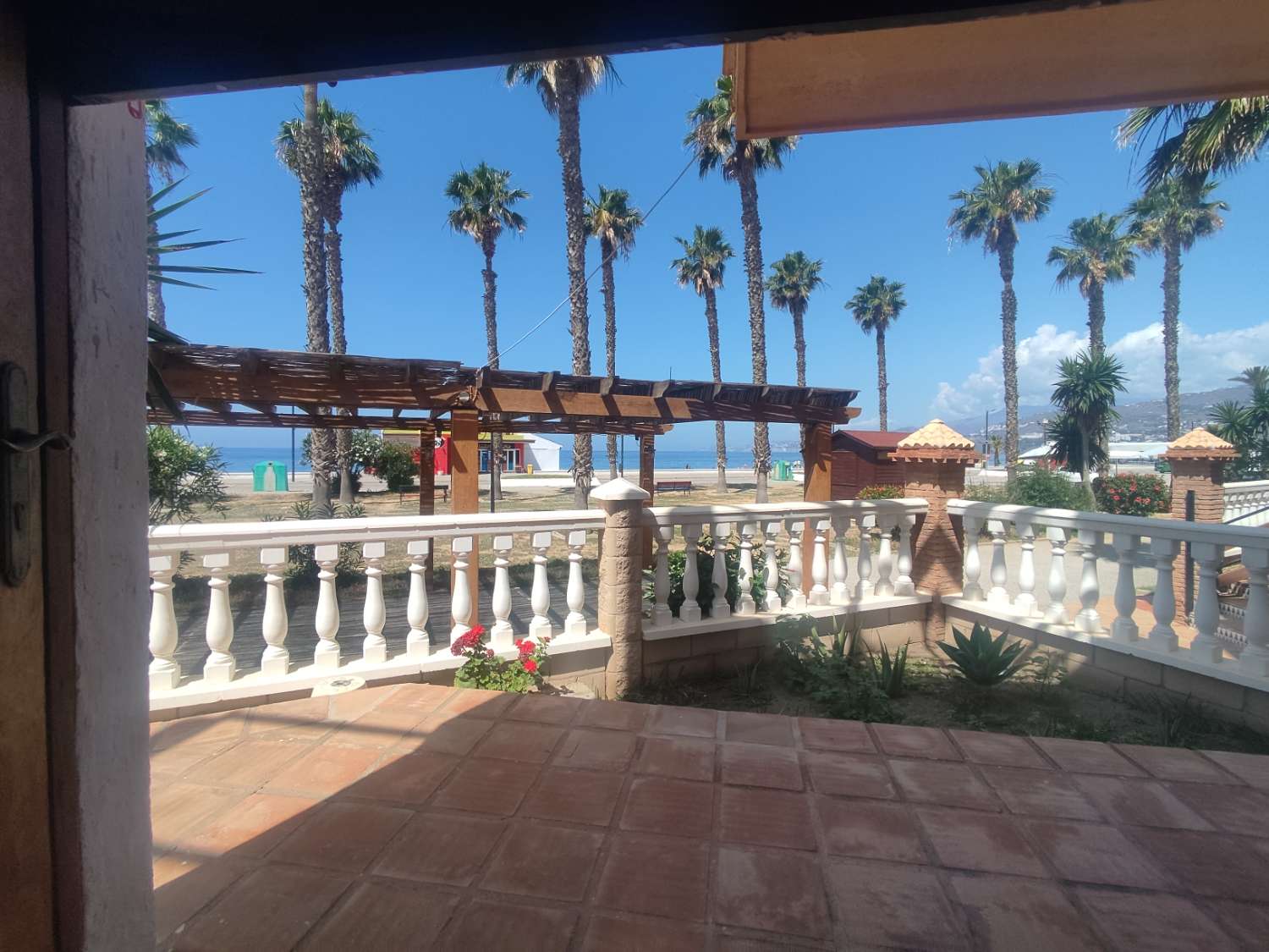 Magnifico Local Comercial en Primera línea de Playa destinado a hostelería