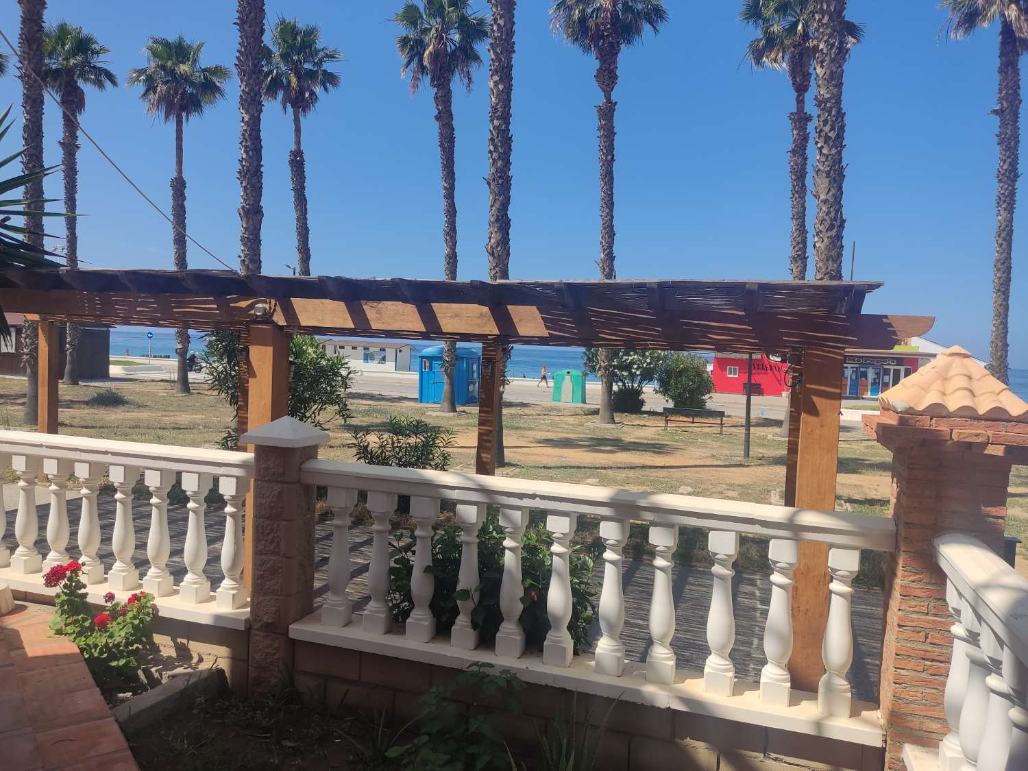 Magnifico Local Comercial en Primera línea de Playa destinado a hostelería