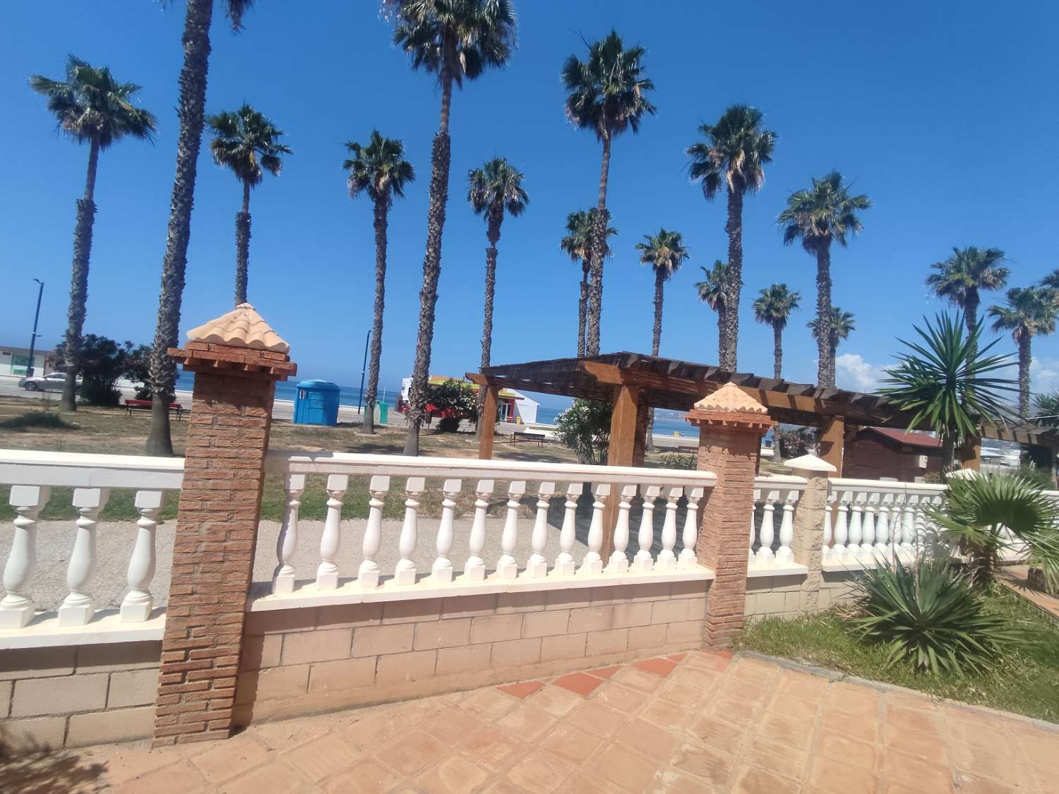 Magnifico Local Comercial en Primera línea de Playa destinado a hostelería