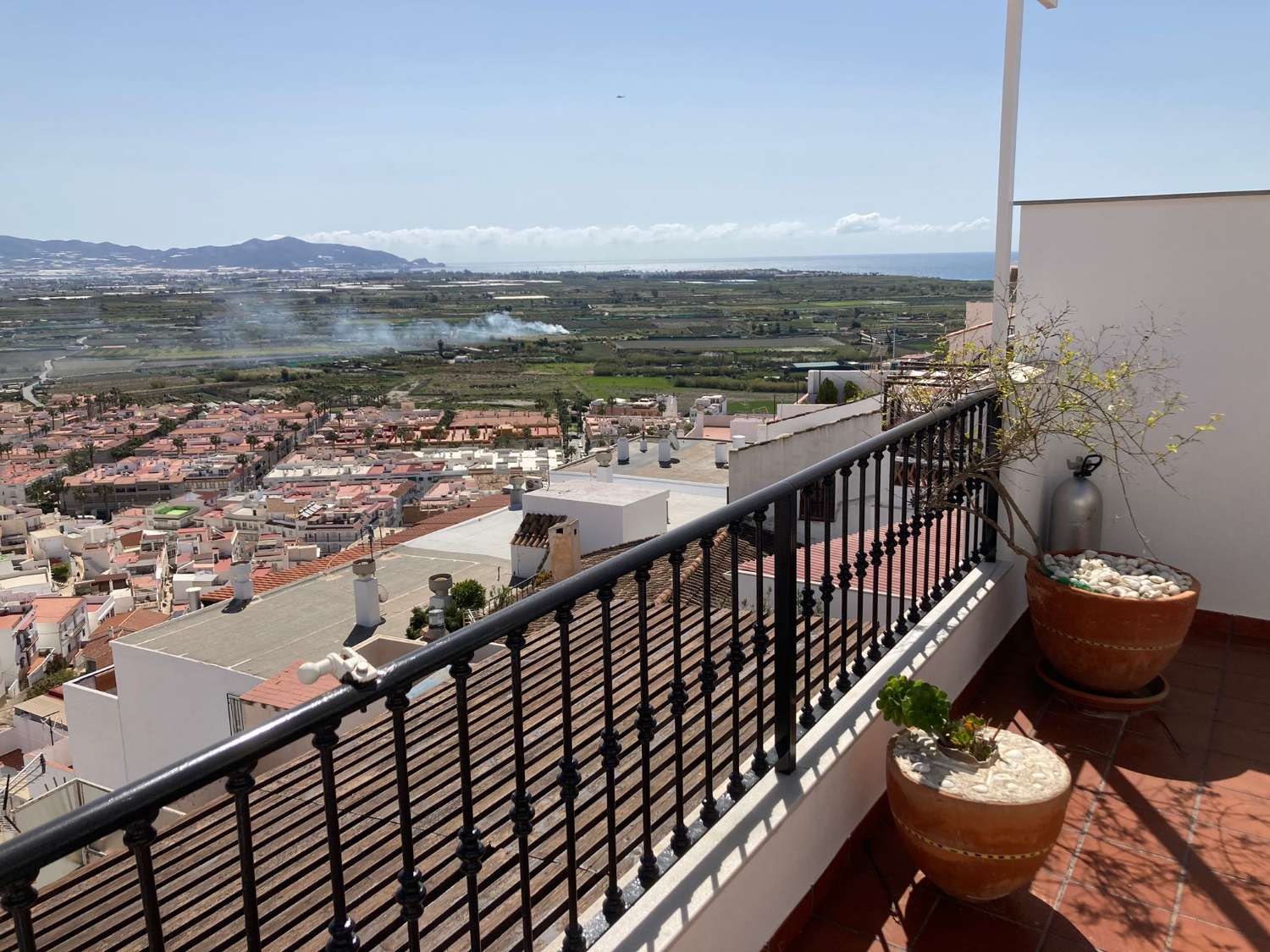 Duplex, 2 våningar uthyres i Salobreña
