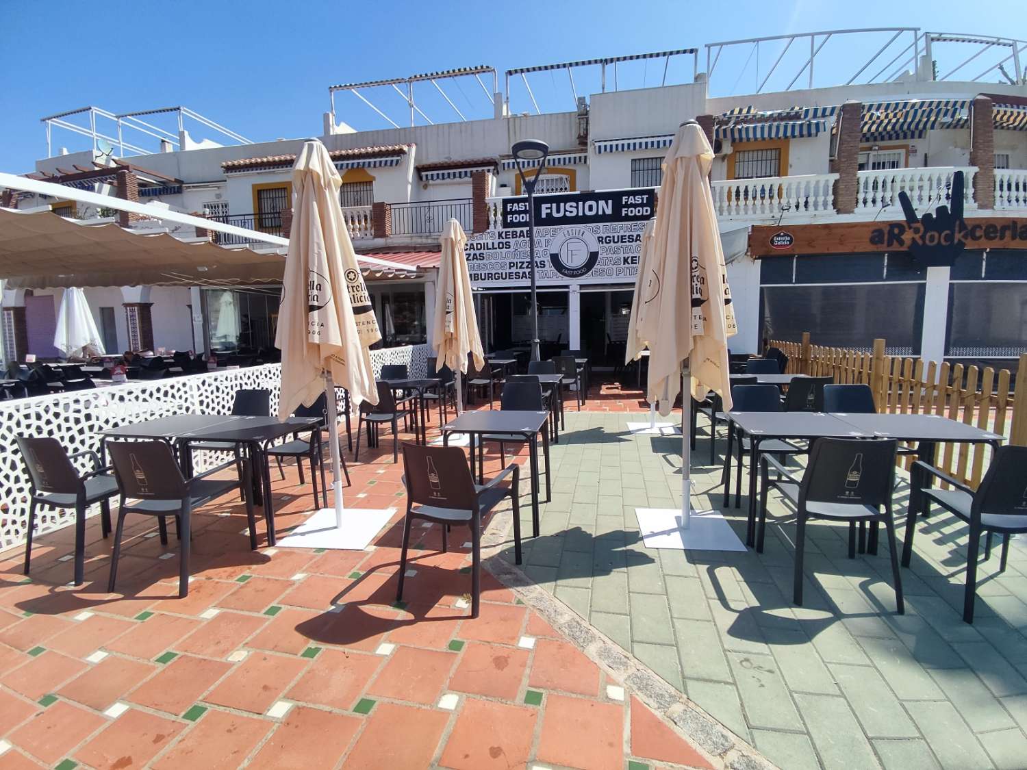 Cafe bar en primera línea de playa