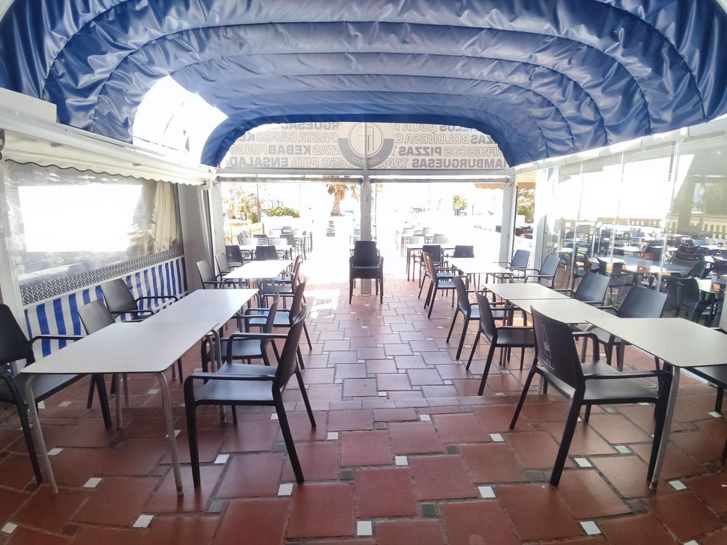 Cafe bar en primera línea de playa