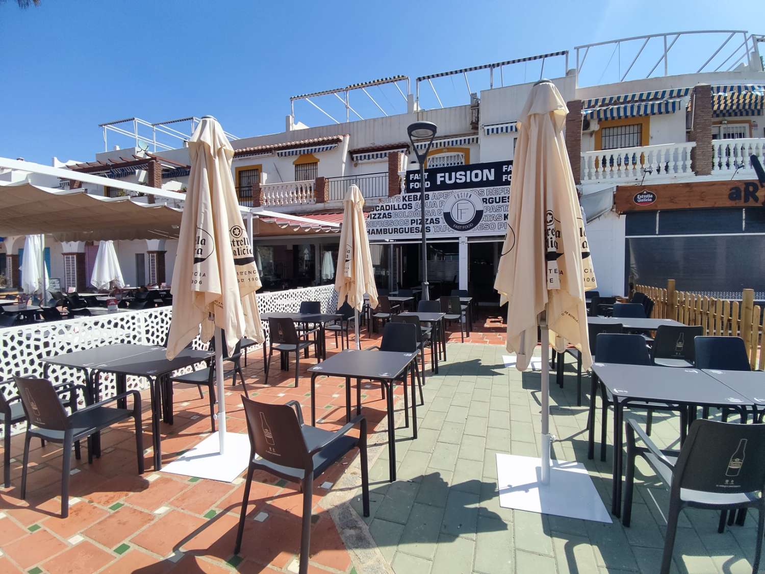 Cafe bar en primera línea de playa