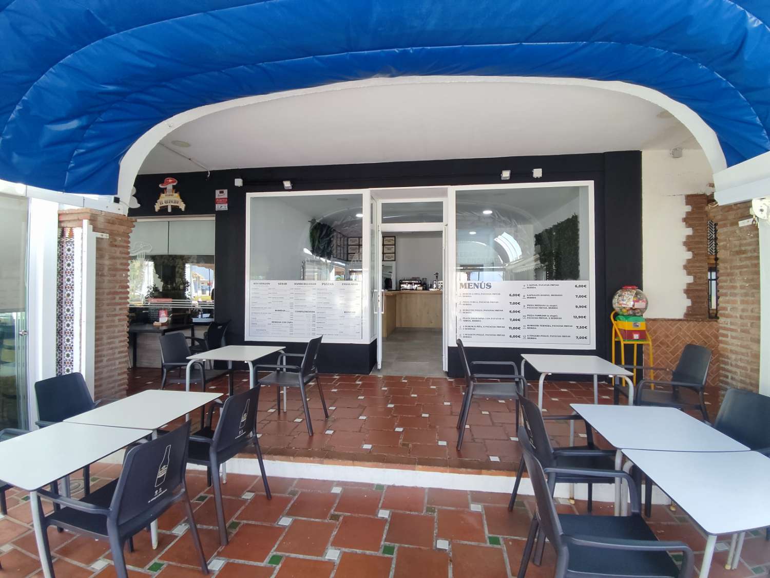 Cafe bar en primera línea de playa