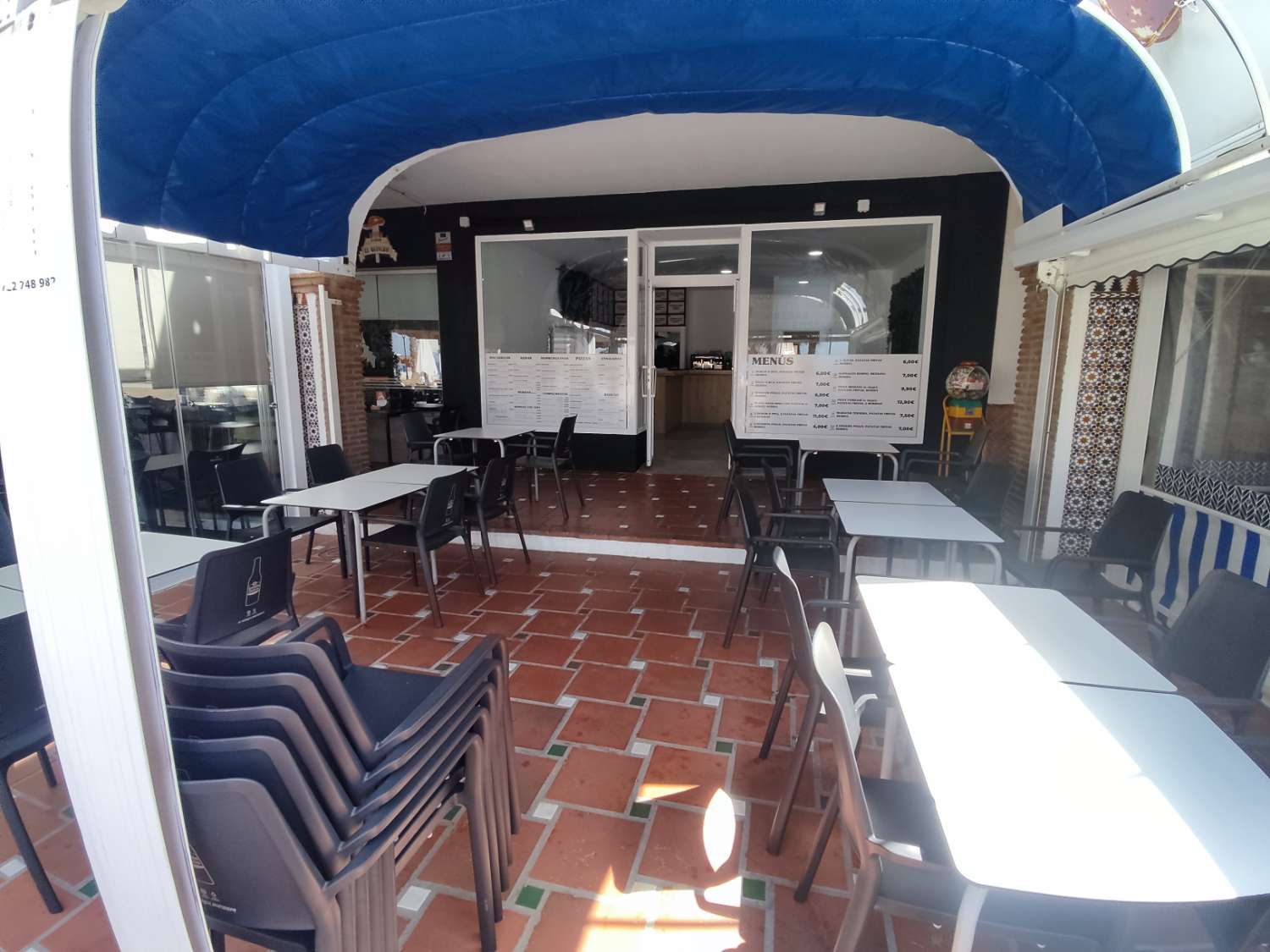 Cafe bar en primera línea de playa