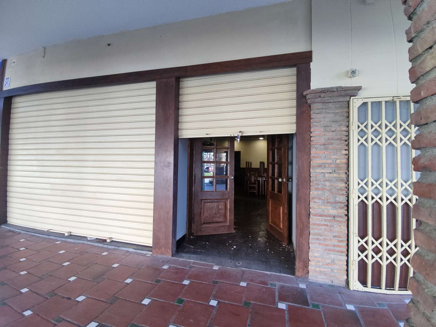 Negocio de Hostelería listo para funcionar a solo 50 metros del Paseo Marítimo de Salobreña